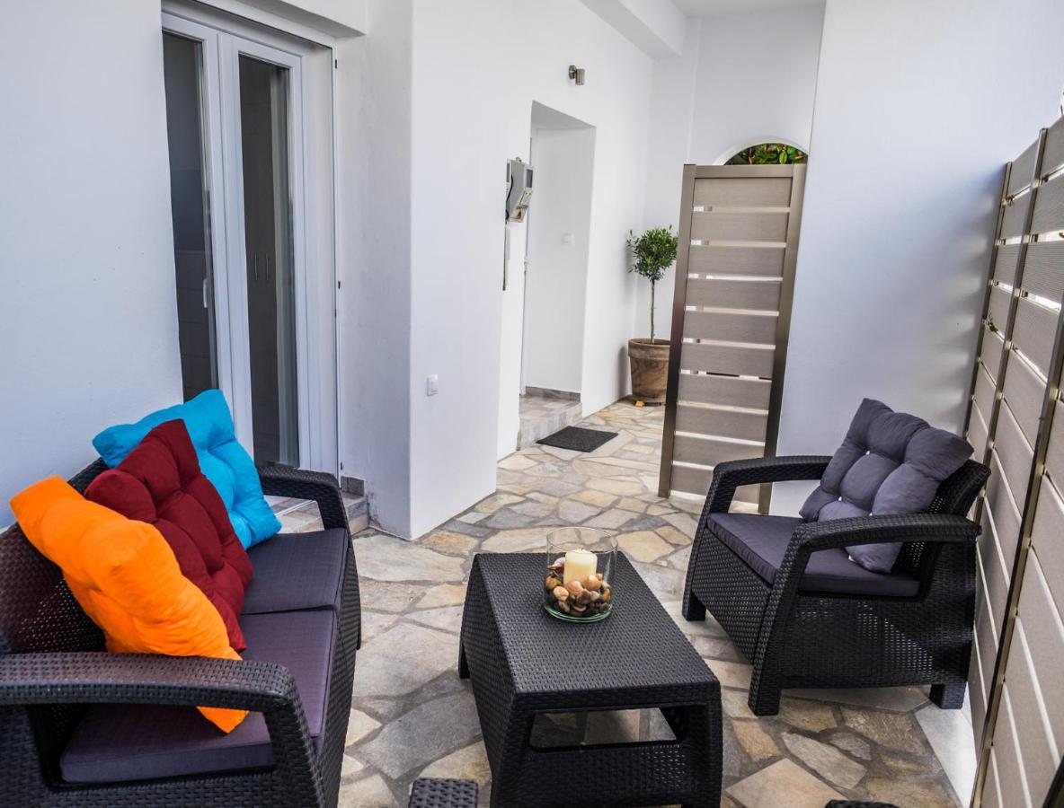 Colors In Naousa - House For 6 People In The City Of Naousa Paros Villa Exterior photo